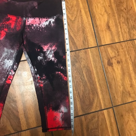 Alo yoga Airbrush Capri Size none red & black - Picture 5 of 10